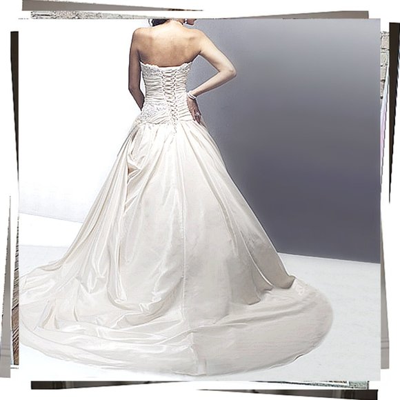 NWT: Vintage Soft Shimmer Taffeta Wedding Gown w Crystal, Bead, Lace & Floral - Picture 4 of 9